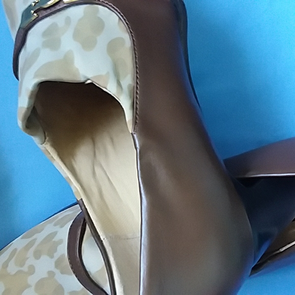 AJ Valencia womens 11 W Pump Heels Print and Brown with Gold color accent strap - Picture 8 of 16